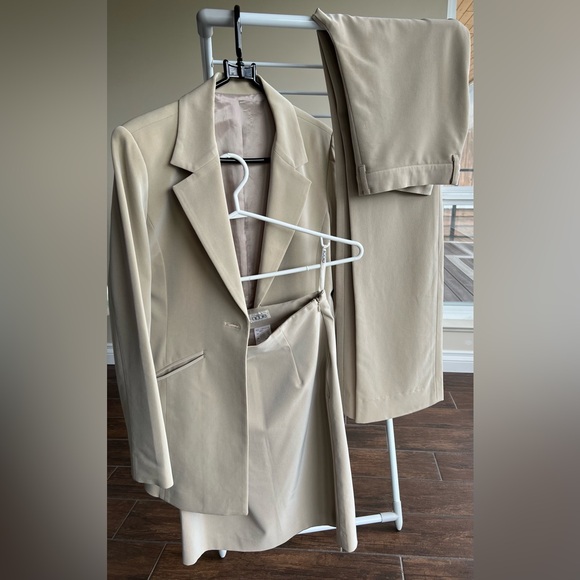 Y2K Nicole Boutique Women's Suit with jacket and pants and skirt (3pcs) - Picture 1 of 16